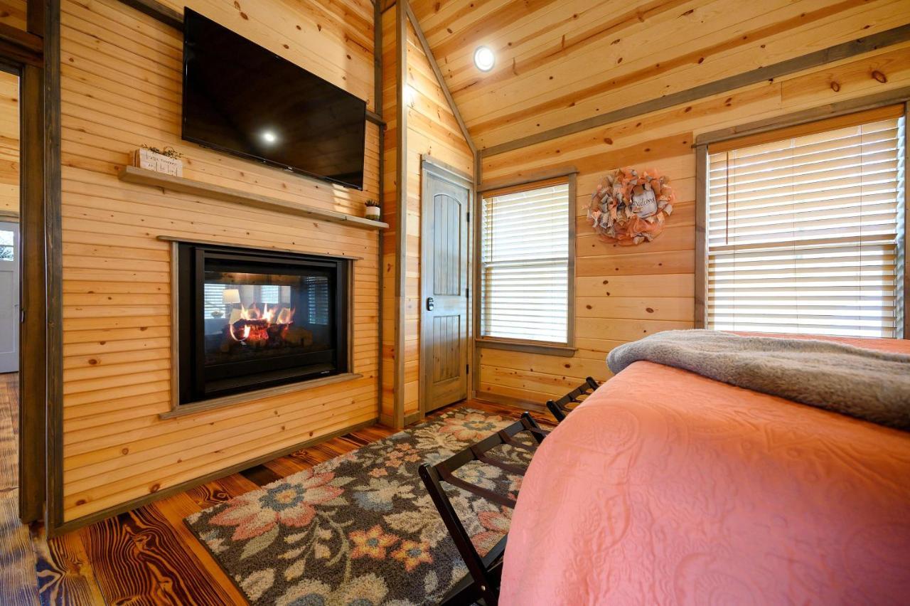 Convenient Romantic Hot Tub Bbq 3-Night Special! 브로큰보우 외부 사진