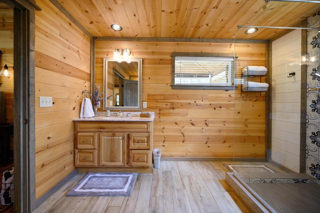 Convenient Romantic Hot Tub Bbq 3-Night Special! 브로큰보우 외부 사진